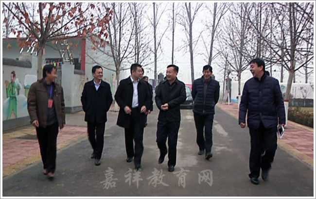嘉祥县人民政府 图片新闻 春节前夕县领导秦朝滨看望