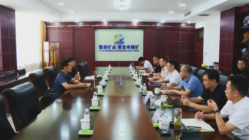 县领导现场查看煤矿企业安全生产工作