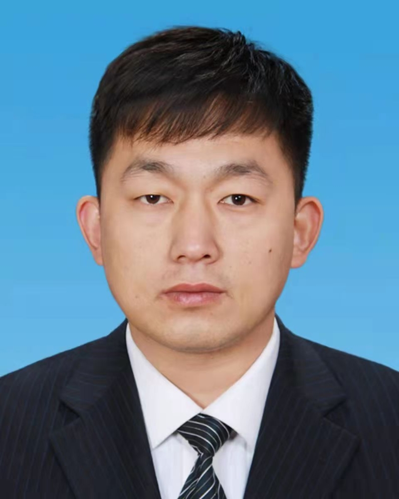 王亚照片.jpg